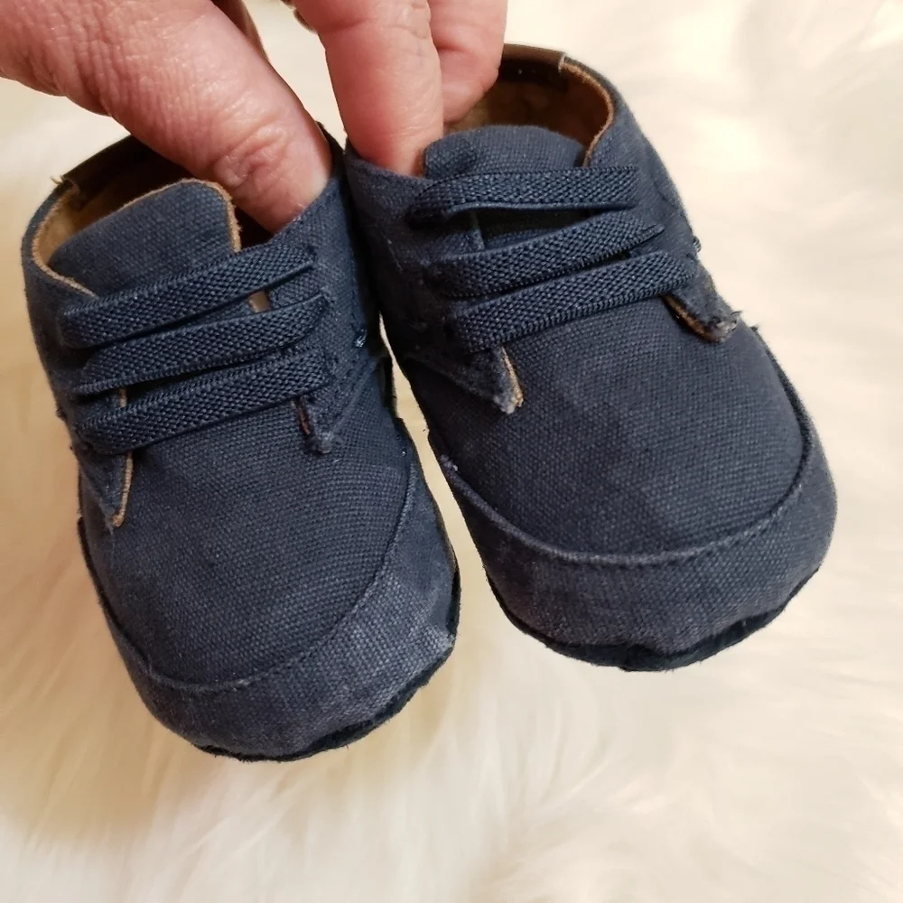 Kenneth Cole Blue Baby Real Deal shoes Size 2 ( 3- 6 Months )